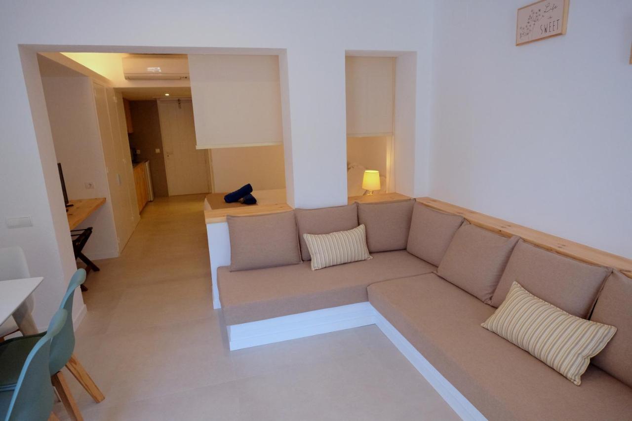 Hotel Calina Cadaques Luaran gambar