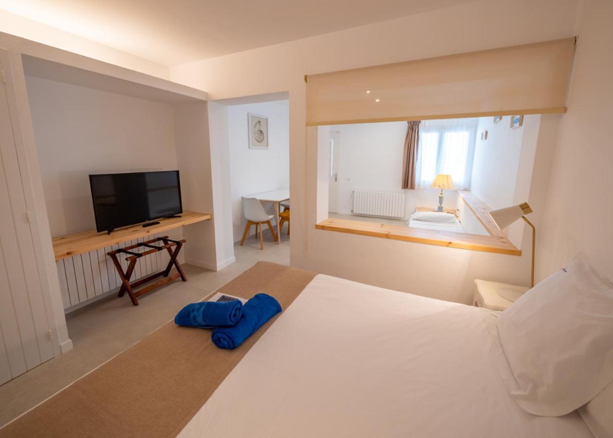 Hotel Calina Cadaques Luaran gambar