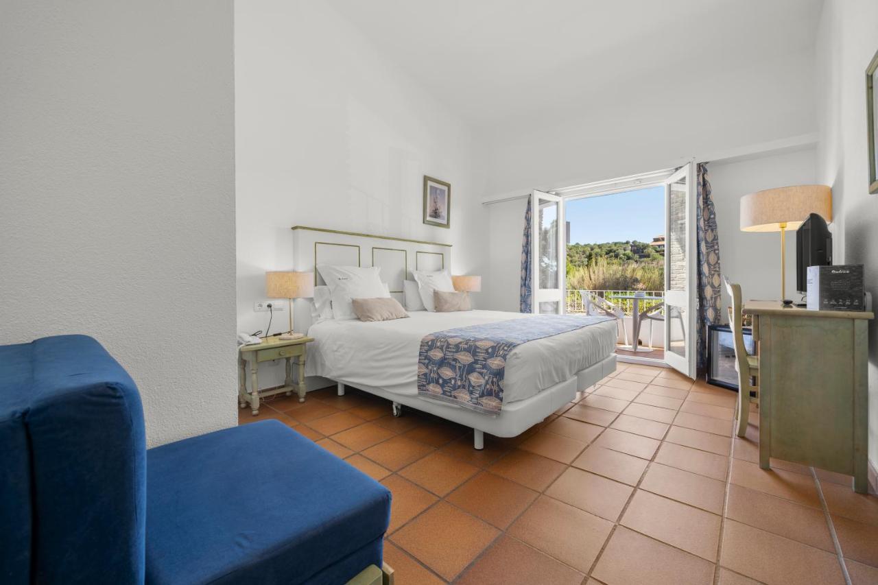 Hotel Calina Cadaques Luaran gambar