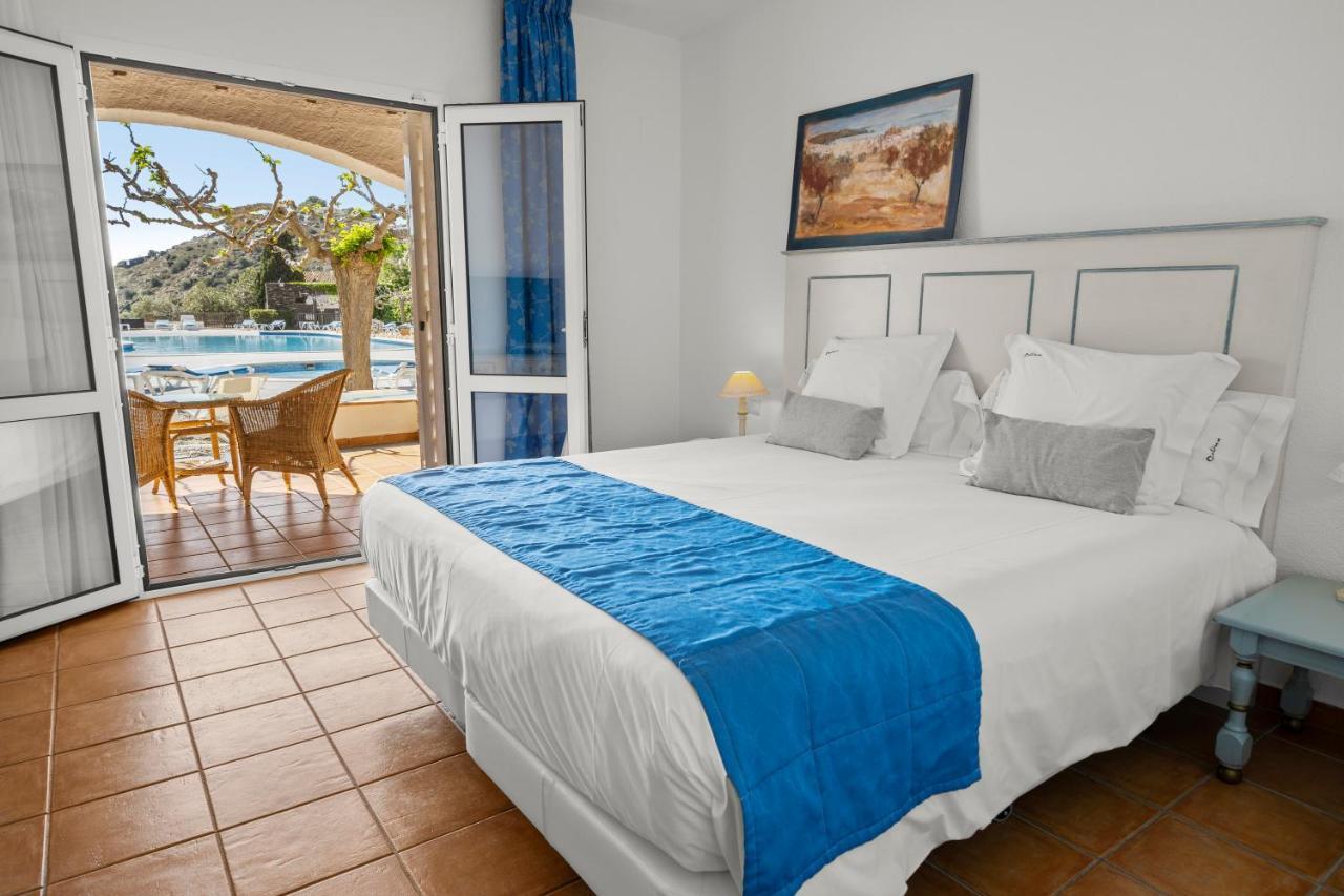 Hotel Calina Cadaques Luaran gambar