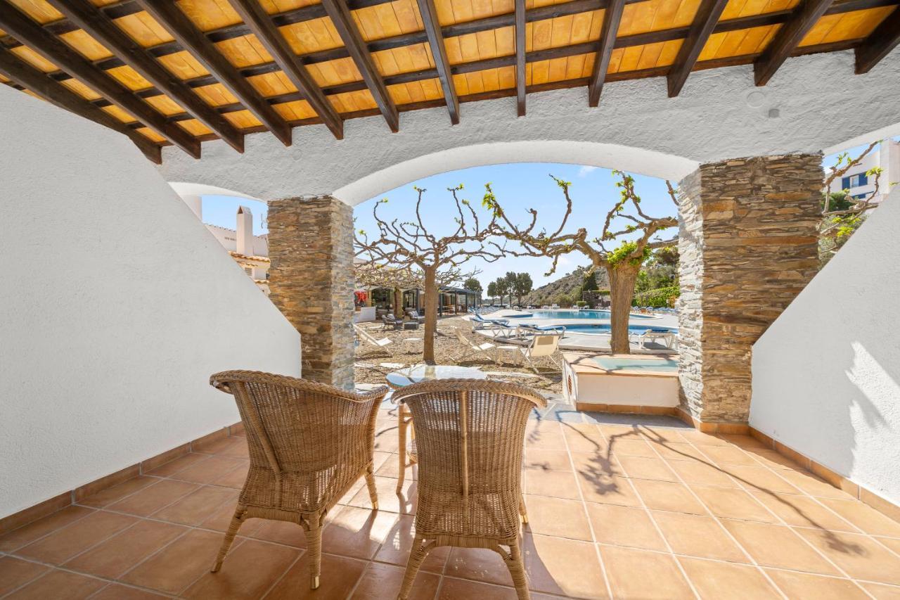 Hotel Calina Cadaques Luaran gambar