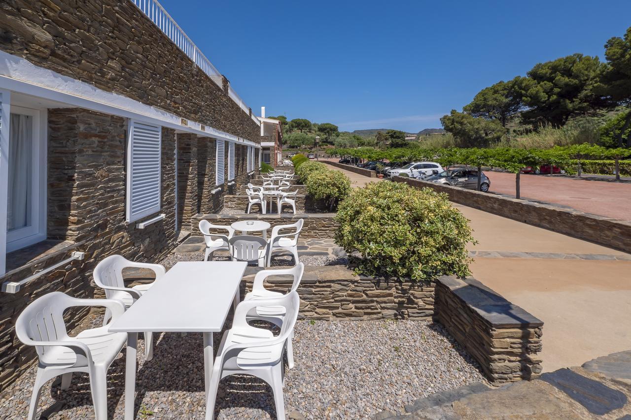 Hotel Calina Cadaques Luaran gambar