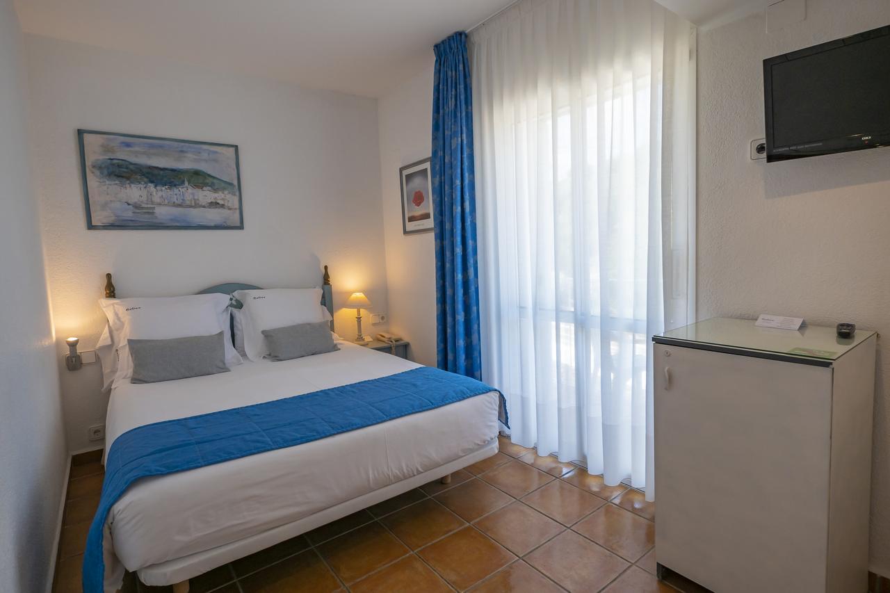 Hotel Calina Cadaques Luaran gambar